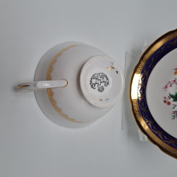 Royal Grafton Bone China Teacup Saucer Set Floral Design Gold Trim - Picture 13 of 15